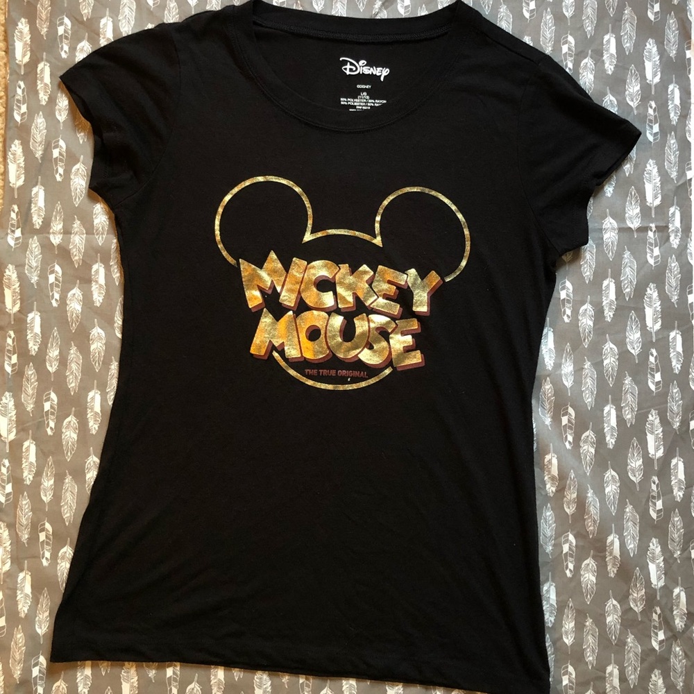 Donating July 31 Disney junior’s Mickey Mouse T-shirt